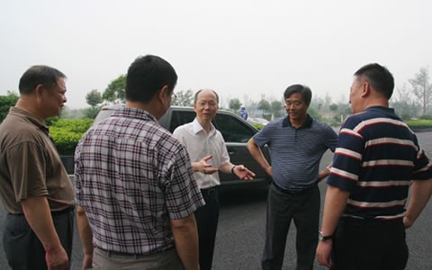 甯波江東區(qū)委書記一行(hang)來杭機股份(fen)視察