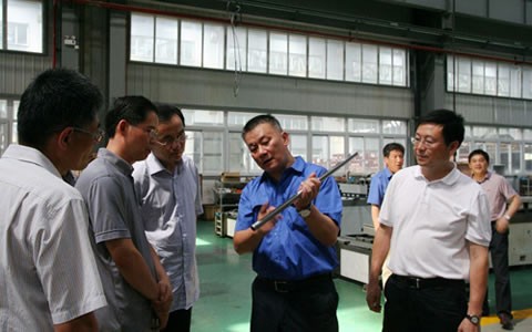 省經(jing)信委李上葵(kui)總工程師來(lái)杭機調研考(kǎo)察