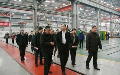 倪(ni)健民率全總(zong)慰問團來杭(hang)機送溫暖