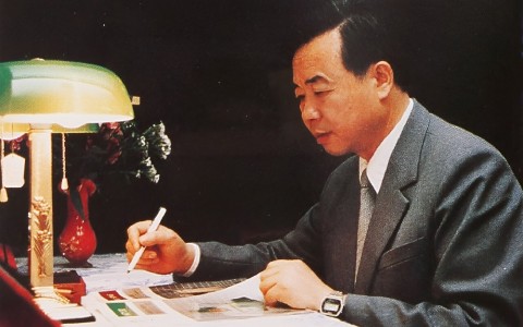 殚精(jing)竭慮四(sì)十載 鞠(ju)躬盡瘁(cuì)杭機情(qíng) ——深切懷(huái)念鄭陽(yang)生廠長(zhǎng)