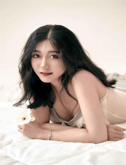 动作片深度解析：《指尖相触恋恋不舍》的人物塑造与情感表达 ——动作片的专业鉴赏